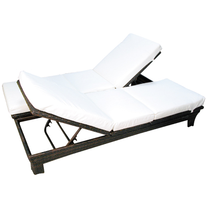 Lettino chaise longue in rattan