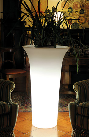 Vaso luminoso da giardino in resina FLOS