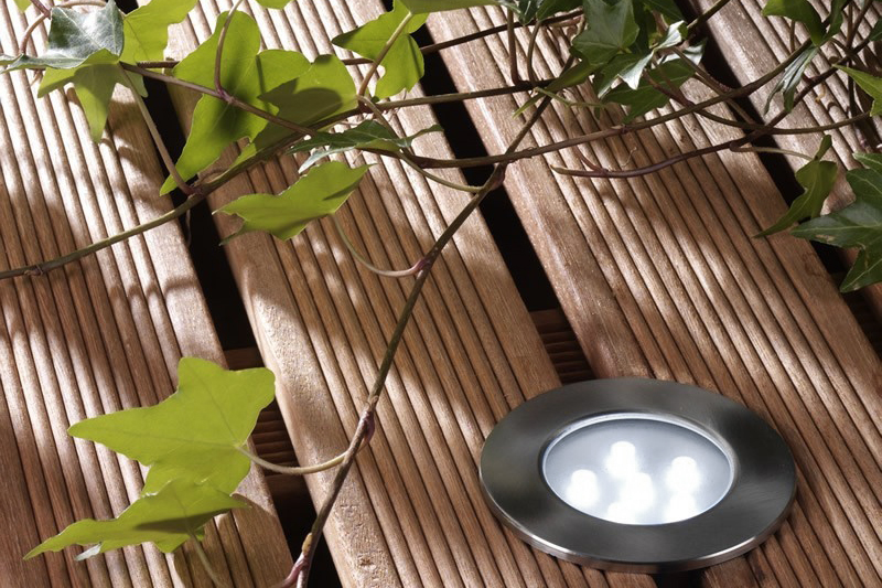 Faretto decking segnapasso