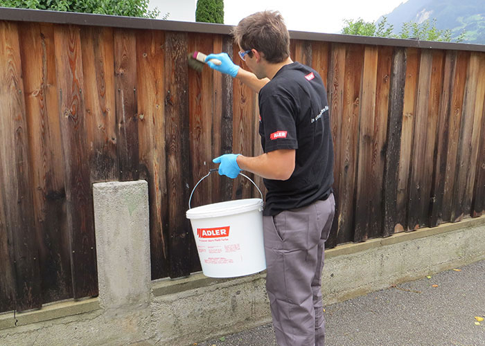 Kit di pulizia per arredi da giardino in legno ingrigiti