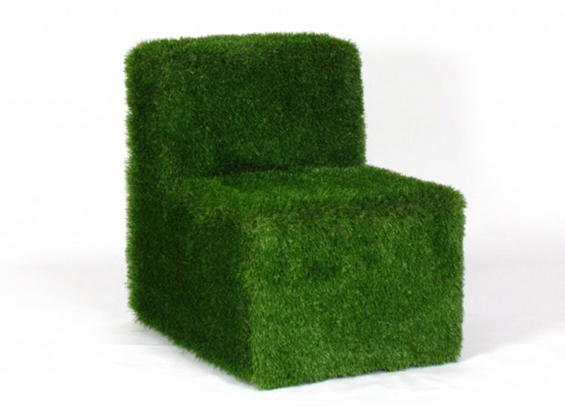 Sedia green rivestita in erba sintetica